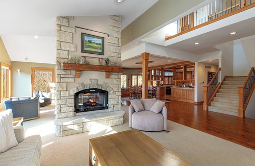 The Galena Territory House | Stunning 5 bdm home on The General in Galena Territory!