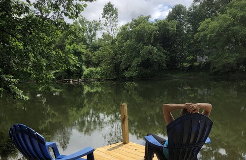 Mount Marion House | Stunning 5 bed Waterfront Oasis with deck over the River