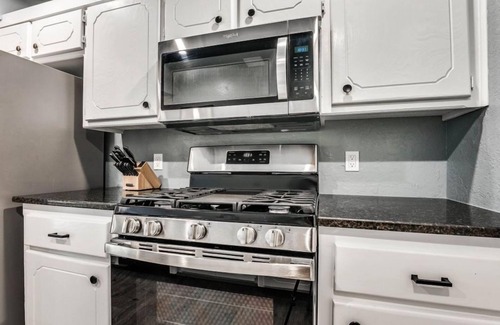 South Oklahoma City House | Stunning 5-Bedroom Veteran-Owned Home in Quiet OKC