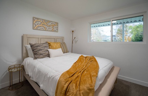 Murray House | Stunning 5 Bedroom Home Near Utah's Adventures!