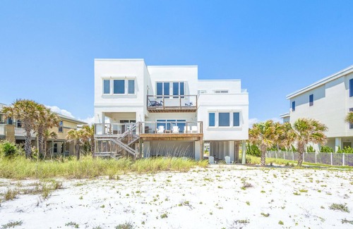 Villa Primera House | Stunning 5B Gulf Front Home!