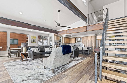Woodmoor House | Stunning 5BR Townhome & Incredible Mountain Views!