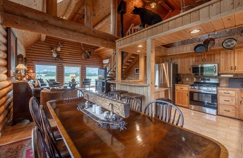 Emigrant House | Stunning 6 Bedroom home near Gardiner
