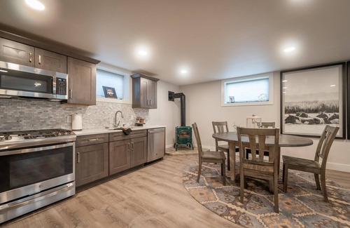Emigrant House | Stunning 6 Bedroom home near Gardiner