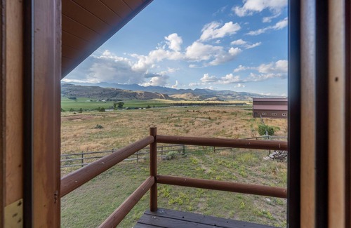 Emigrant House | Stunning 6 Bedroom home near Gardiner