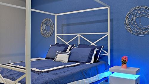 Southside House | Stunning 6 Bedroom Near Downtown