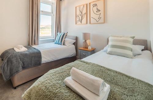 Stubbins House | Stunning 6Bed Cottage in the Hills- Free Parking