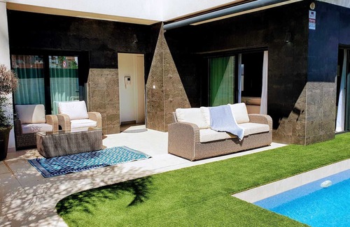 Benijofar Villa | Stunning and modern 3 bed villa with private pool