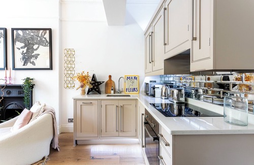 Colville Apartment | Stunning and Stylish 1 bed Notting Hill Flat