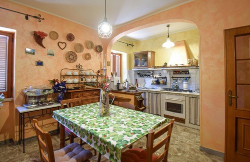 Monteleone Sabino Apartment | Stunning apartment in Monteleone Sabino with WiFi