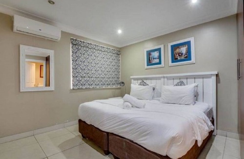 Durban Point Apartment | Stunning Apartment by the Sea
