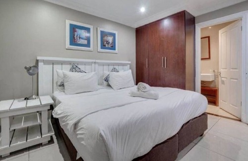Durban Point Apartment | Stunning Apartment by the Sea