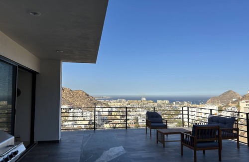 Libertad Apartment | Stunning Apartment with Captivating Ocean and Mountain Views