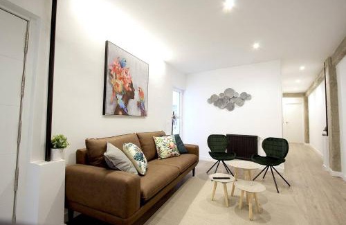 Centro Apartment | Stunning Apartment for 8 people in Salamanca City by Batuecas