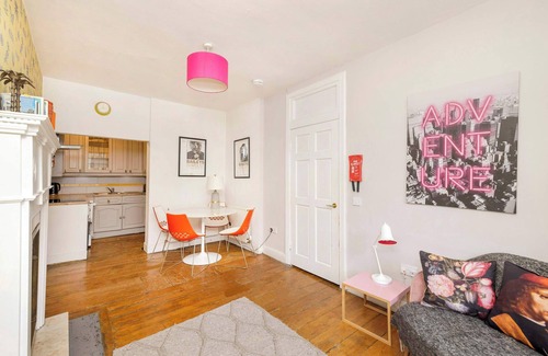 Old Town Apartment | Stunning Apartment in Royal Mile