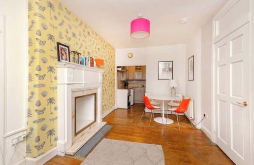 Old Town Apartment | Stunning Apartment in Royal Mile