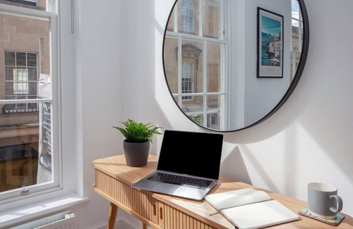 Bath City Centre Apartment | Stunning Apt - Centre of Historic Bath