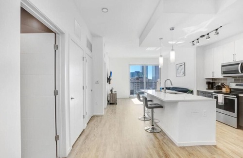Downtown Tampa Apartment | Stunning Apt with skyline views high rise