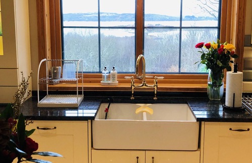 Craobh Haven House | Stunning Argyll retreat with outstanding sea views, spa tub and BBQ cabin