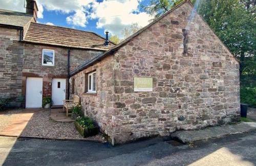 Penrith House | Stunning barn minutes from the Lake District