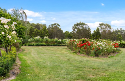 Bullengarook House | Stunning barn with views of Mount Macedon