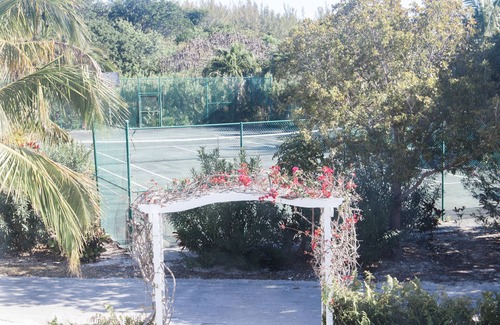 Great Guana Cay House | Stunning bay home with private pool & dock