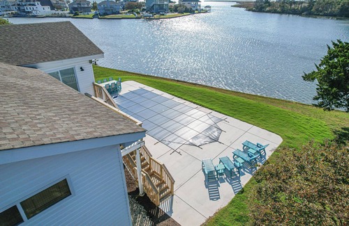 Sandbridge House | Stunning Bayfront Home, Pool, 5 Bed/3 Ba, Pets ok & Golf Cart
