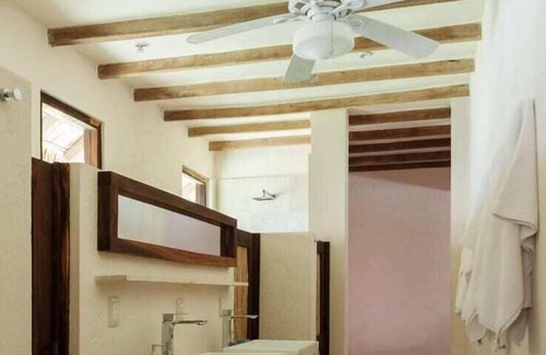 Lazaro Cardenas House | Stunning Beachfront Luxury Villa