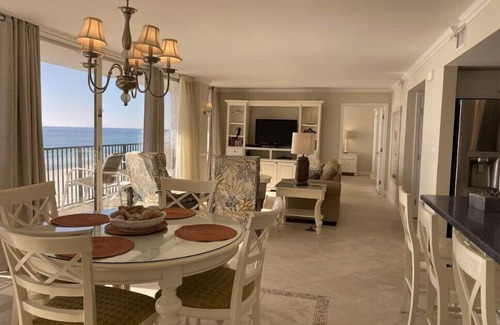 West Panama City Beach Condo | 🌞Stunning Beachfront Views-Pet Friendly-Pool-Seachase E301🌞