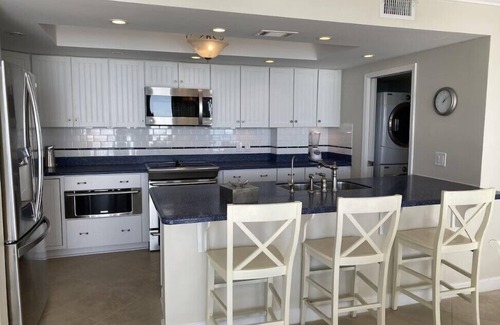 West Panama City Beach Condo | 🌞Stunning Beachfront Views-Pet Friendly-Pool-Seachase E301🌞