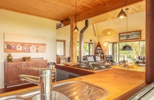 Tutukaka House | Stunning Beach-front house- Tutukaka harbour