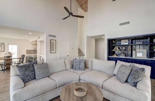 Port Aransas House | Stunning Beach View! Boardwalk Access to the Beach! Community Pool & Hot Tub!