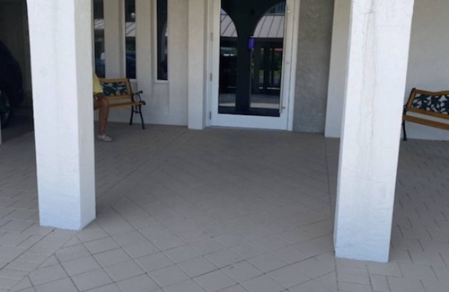 Bonita Springs Condo | STUNNING BEACHFRONT 2/2 PENTHOUSE SEASONAL UNIT-CASA BONITA GRANDE-MODERN