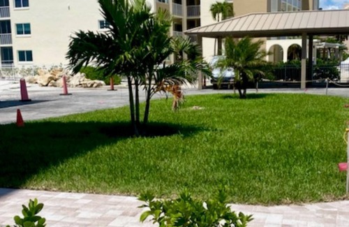 Bonita Springs Condo | STUNNING BEACHFRONT 2/2 PENTHOUSE SEASONAL UNIT-CASA BONITA GRANDE-MODERN