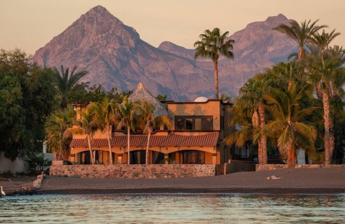 Zaragoza House | Stunning Beachfront Casa and Casita with a Heated Pool