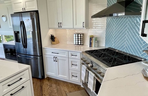 Laurel House | Stunning Beachfront Home ~ 5BR/3BA Family Friendly