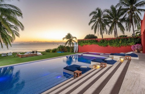 Punta de Mita Villa | Stunning Beachfront Villa, Chef & Butler Service w/Golf, Spa, Beach Clubs & Mor