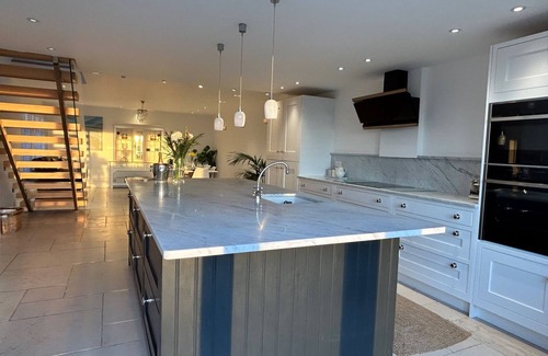 Crosby House | Stunning beachfront property - sea views every room & access to expansive beach