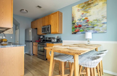 Queens House | Stunning Beachside Home In Big Apple - Best of Both Worlds!