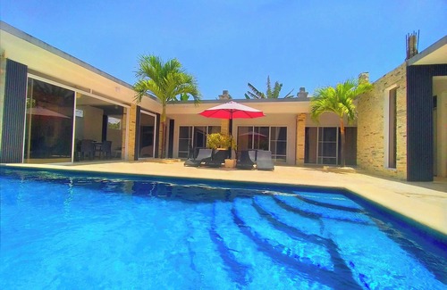 Cabarete Villa | Stunning Beachside Villa with 6 BR & Pool. Perfect for groups. Just enjoy it!