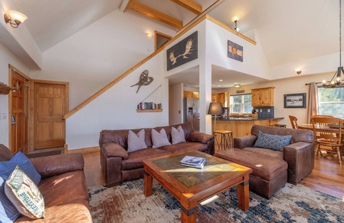 Blue River House | Stunning Breckenridge Lodge-Minutes from Breckenridge Ski Resort
