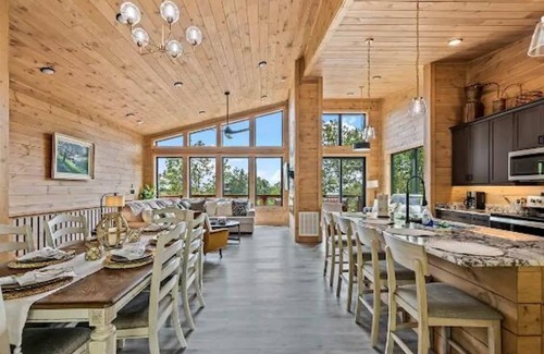 Sevierville Cabin | Stunning Cabin for 6 with Hot Tub & Pool Table!