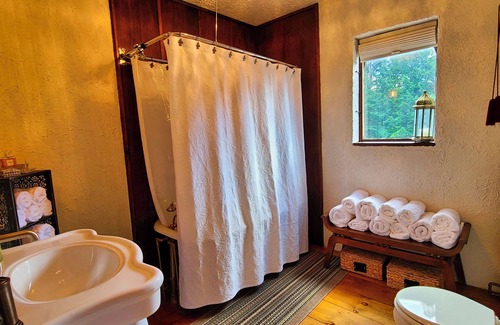 Irasburg Other | Stunning Castle w/ Hot tub, and Game Room