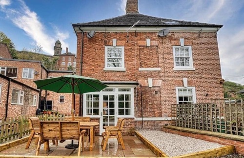 Bridgnorth House | Stunning Central House in Bridgnorth w Parking by PureStay