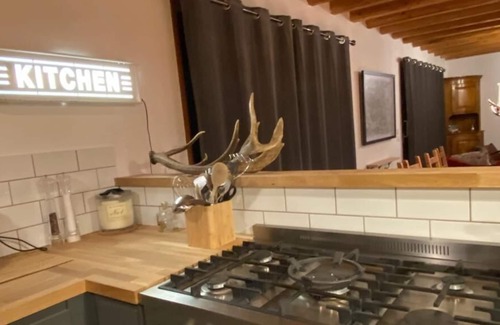 Mont-de-Lans Ski Chalet | Stunning chalet, catering for up to 12 people, ski and bike access.