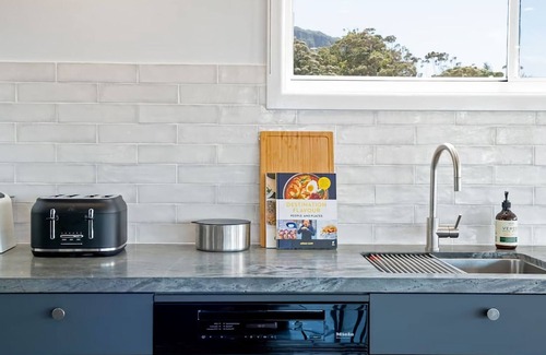 Wombarra House | Stunning Coastal Home Views 1 Hour From Sydney