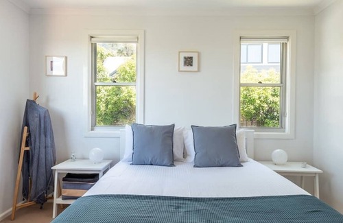 Wombarra House | Stunning Coastal Home / Views / 1 Hour From Sydney