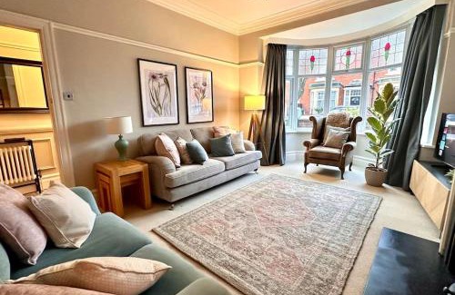 Whitley Bay House | Stunning Coastal Retreat Whitley Bay Sleeps 9