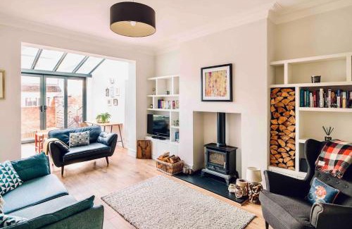 Whitley Bay House | Stunning Coastal Retreat Whitley Bay Sleeps 9