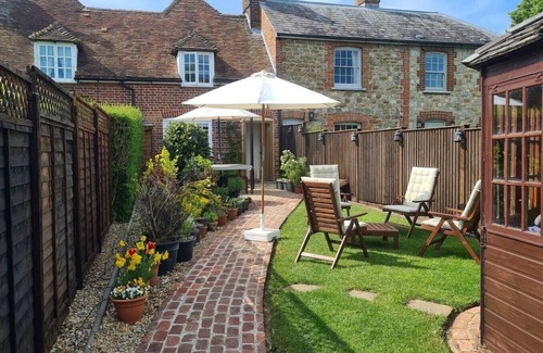 Hythe Cottage | Stunning Cottage in rural Kent, close to sea